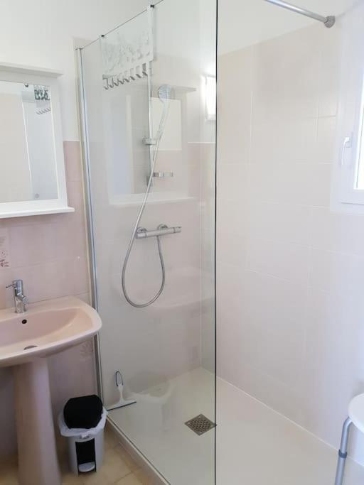 Residence Lou Cigaloun - Ana Location Gréoux-les-Bains Zewnętrze zdjęcie